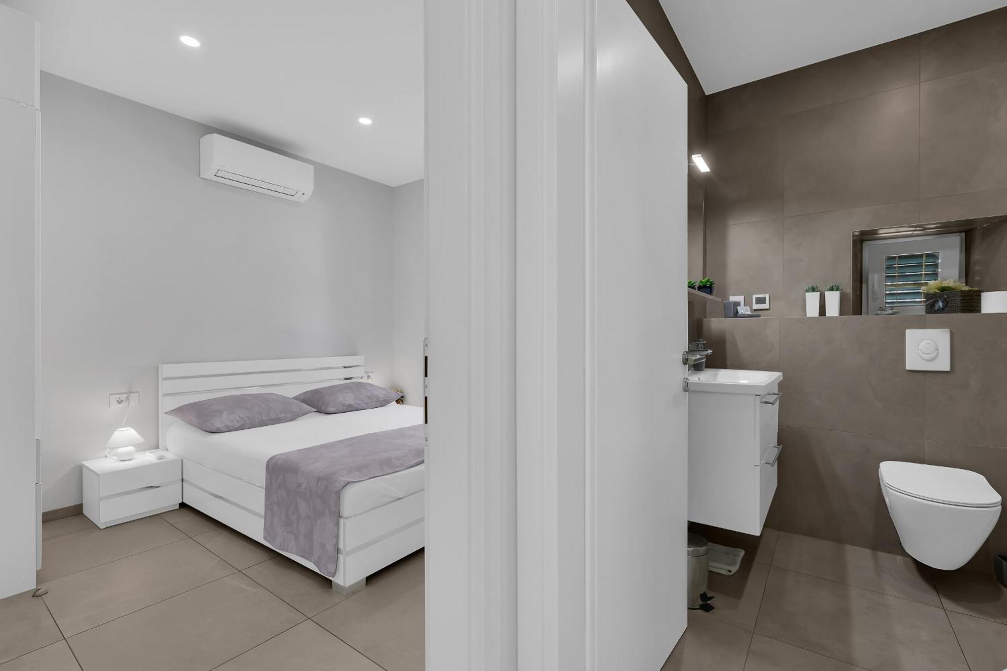City Center Apartment Dvor Kalalarga Makarska Exterior photo